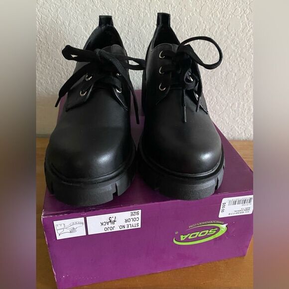 Faux Leather Platform Black Oxford Lace Lug Sole Chunky Block Heel Booties 7.5 - Picture 2 of 6